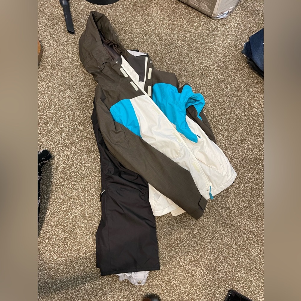 DC Ski jacket and Turbine ski pants both XS